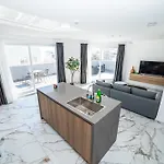 Exclusive Corner Penthouse With Terrace - By Hostmt * St. Paul's Bay