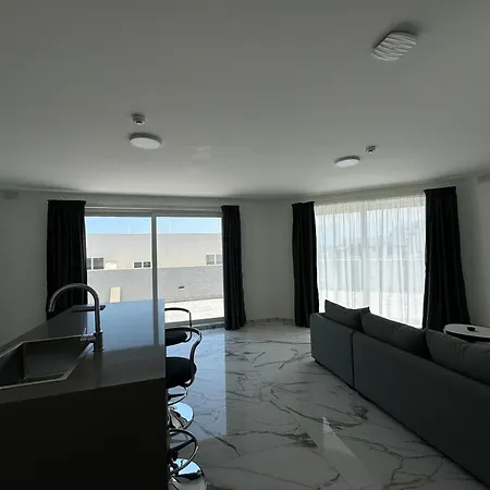Massive New Corner Penthouse In The Centre Of Bugibba 3b Apartamento