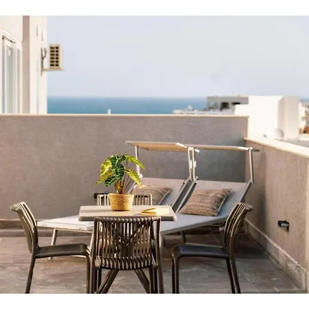Exclusive Corner Penthouse With Terrace - By Hostmt Appartement St. Paul's Bay