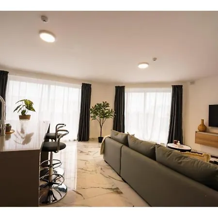 Appartement Exclusive Corner Penthouse With Terrace - By Hostmt *