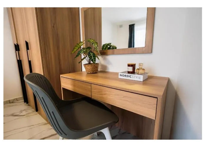 Daire Exclusive Corner Penthouse With Terrace - By Hostmt