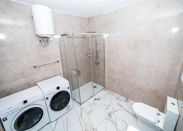 Exclusive Corner Penthouse With Terrace - By Hostmt Daire