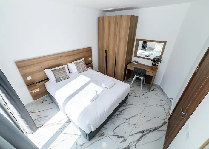 Daire Exclusive Corner Penthouse With Terrace - By Hostmt St. Paul's Bay