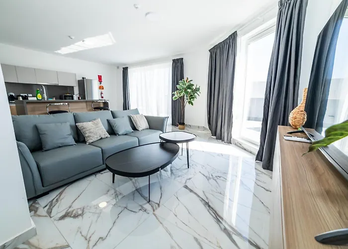 Exclusive Corner Penthouse With Terrace - By Hostmt