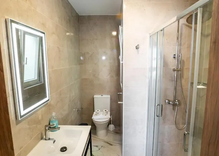 Exclusive Corner Penthouse With Terrace - By Hostmt Daire *