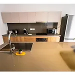 Exclusive Corner Penthouse With Terrace - By Hostmt 圣保罗湾城