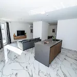 Exclusive Corner Penthouse With Terrace - By Hostmt 公寓 圣保罗湾城