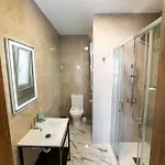 Exclusive Corner Penthouse With Terrace - By Hostmt 公寓 *