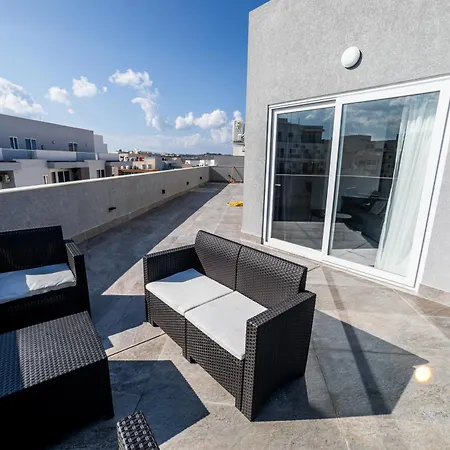 公寓 Exclusive Corner Penthouse With Terrace - By Hostmt